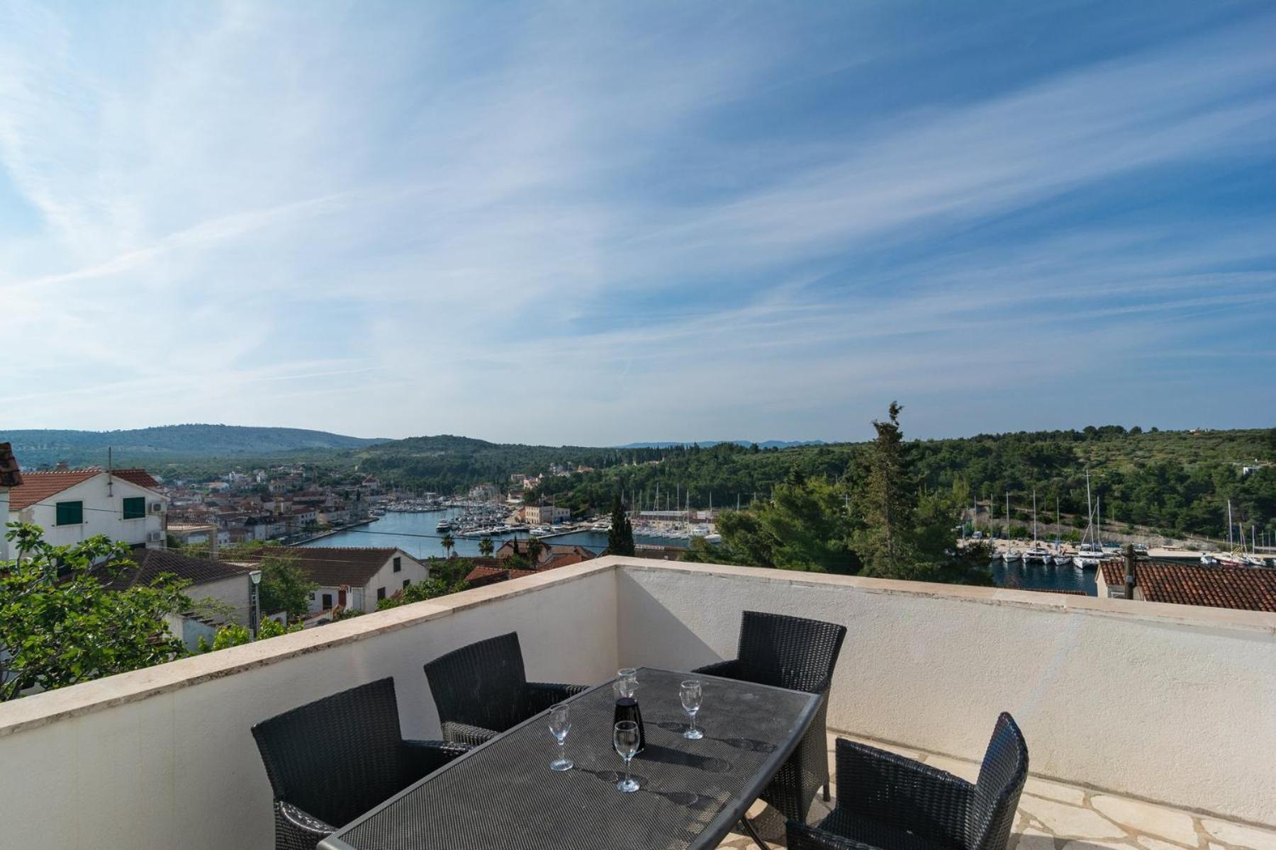 Villa Brazza with private pool Milna  Esterno foto