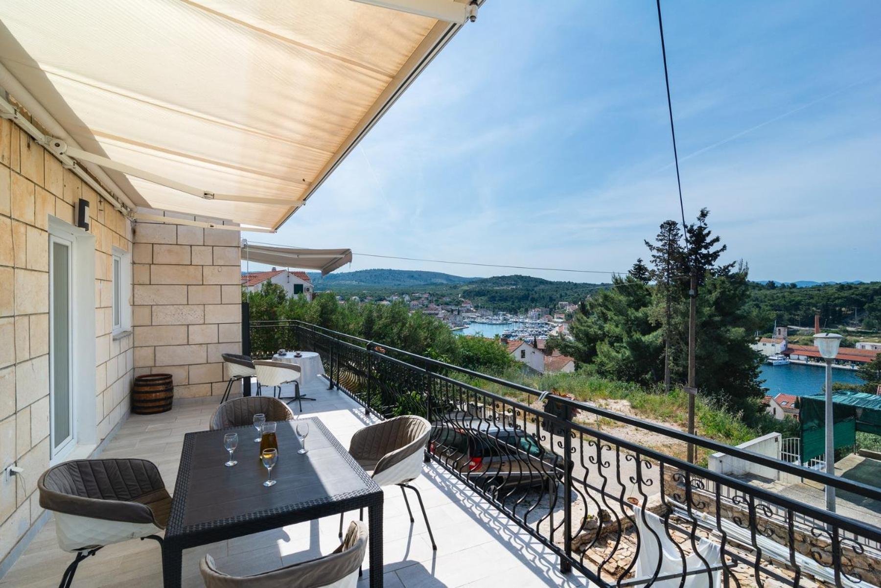 Villa Brazza with private pool Milna  Esterno foto